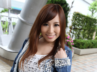 G-AREA“ Erika”是一位女大學生，有著漂亮的臉蛋和形狀優美的胸部。